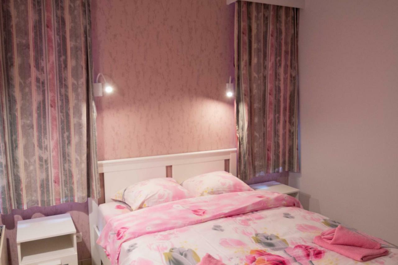 Renovated In Center Apartment