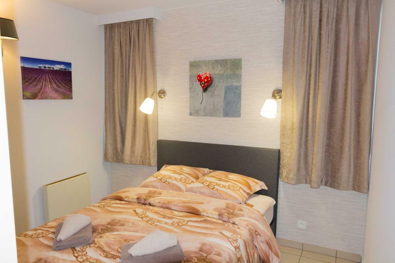 Apartment Renovated In Center *